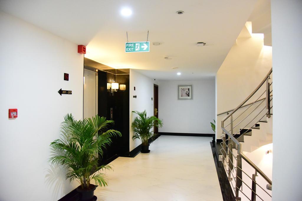 The Royal Comfort Bangalore Exterior photo